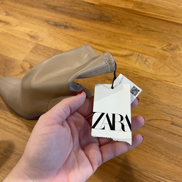 Zara Bottin Ankle Boot Size 37 - Picture 3 of 5